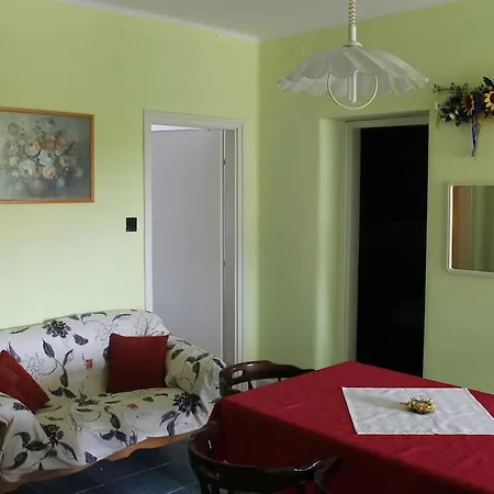 éva Apartman *