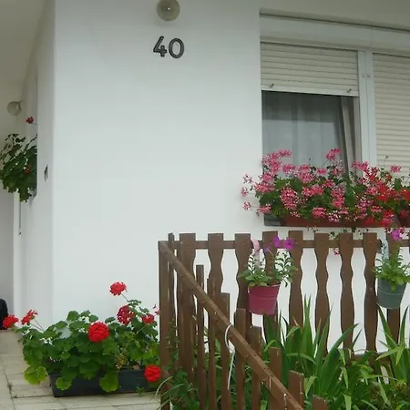 éva Apartman Affittacamere
