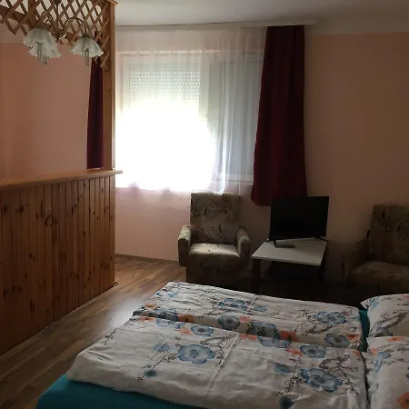 éva Apartman