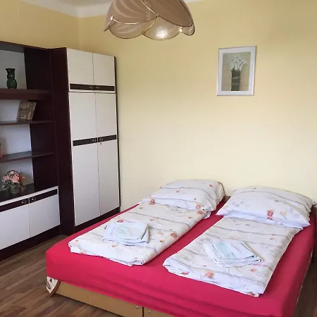 éva Apartman Affittacamere *